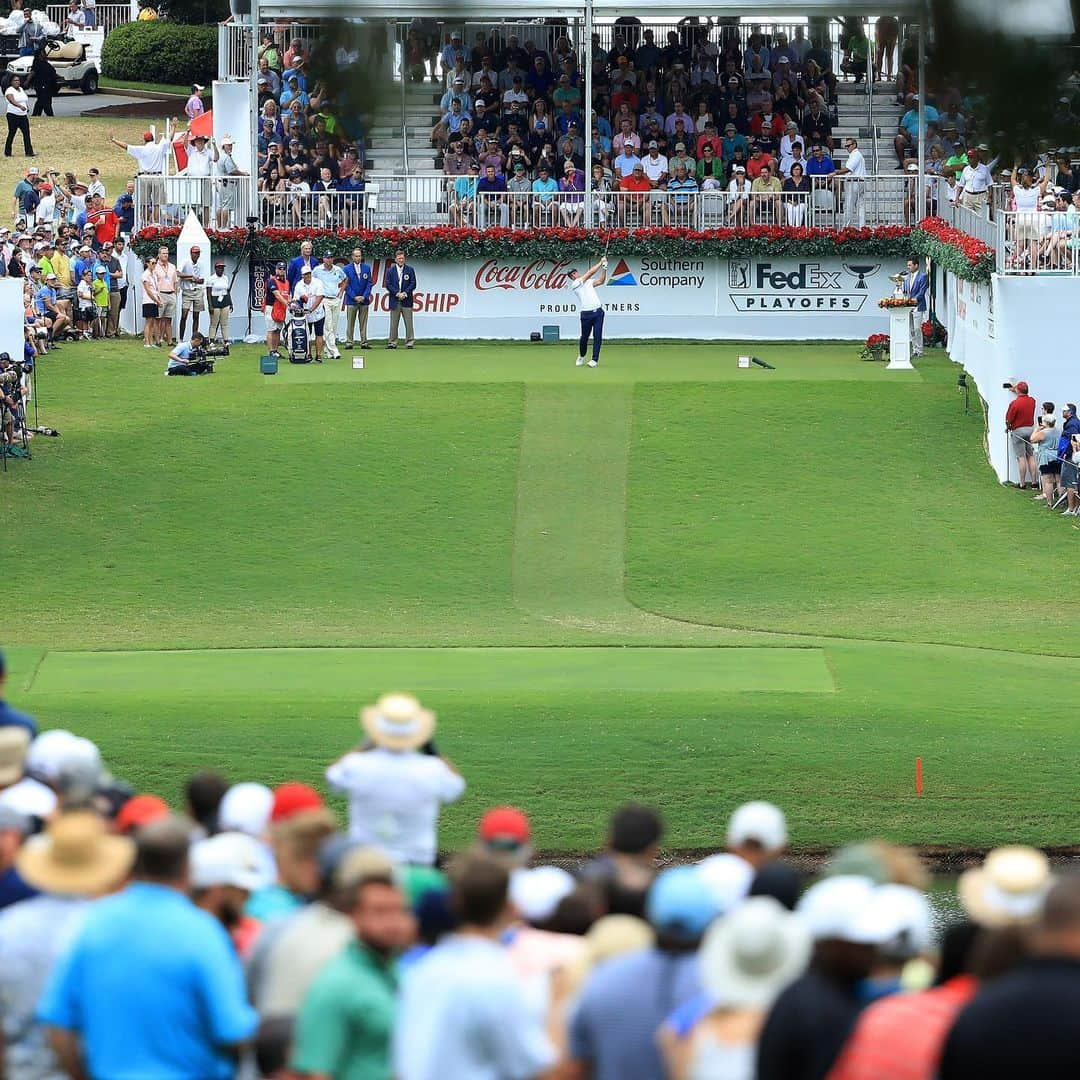 ブライソン・デチャムボーさんのインスタグラム写真 - (ブライソン・デチャムボーInstagram)「Thank you to the Atlanta fans, volunteers and East Lake Golf Club for a great end to the season. A lot to be proud of. Big congrats to @rorymcilroy on his second #FedExCup win!」8月26日 8時37分 - brysondechambeau