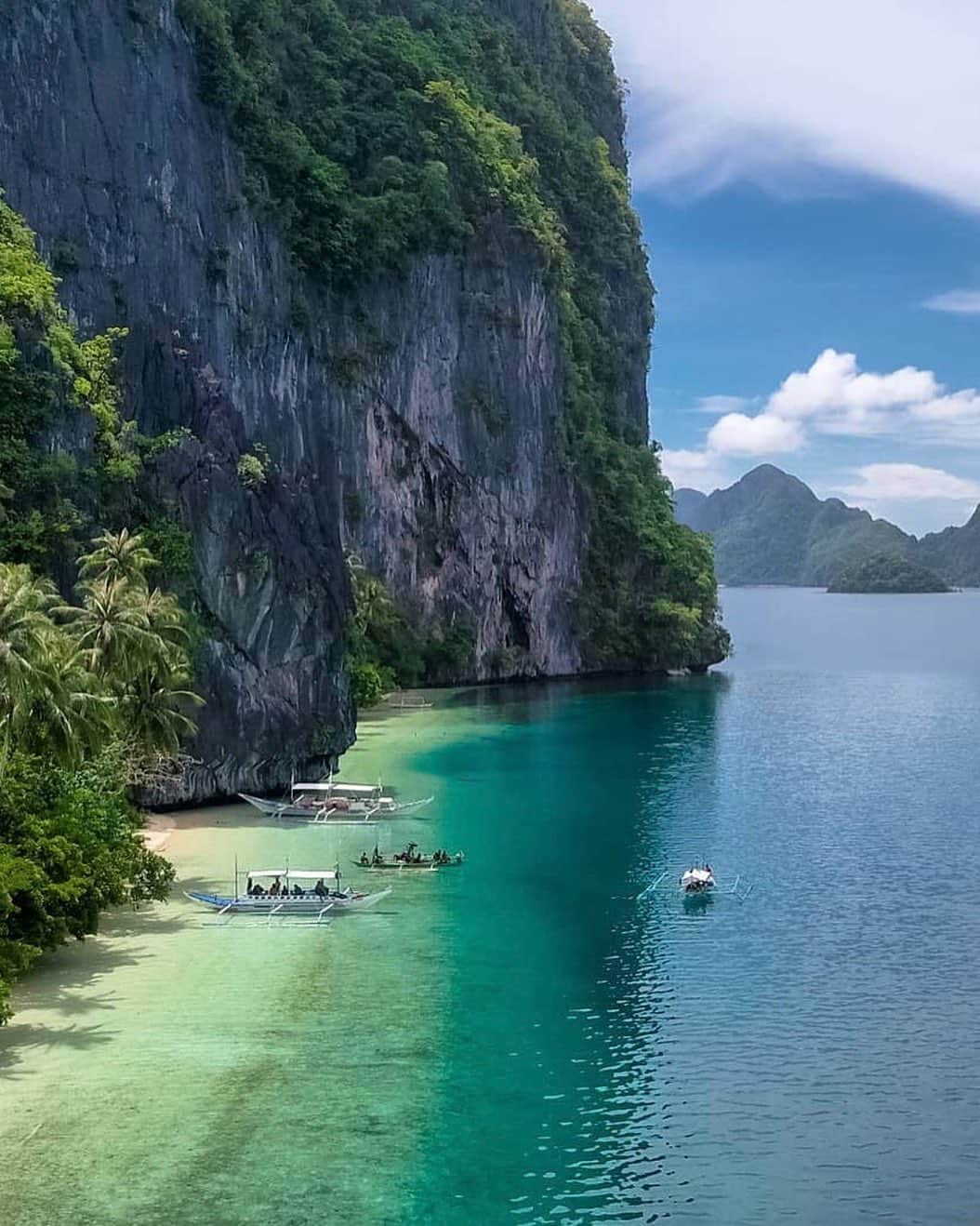 Earth Picsさんのインスタグラム写真 - (Earth PicsInstagram)「Have you been to El Nido Philipines? If not is it on your bucket list? Photo by @fbuang」8月26日 18時27分 - earthpix