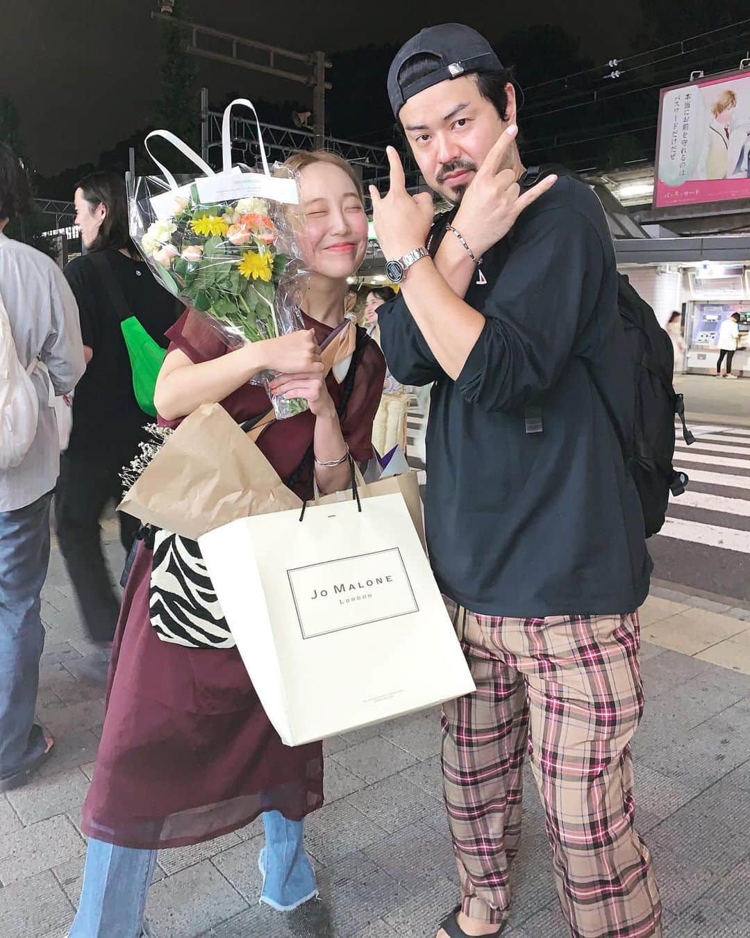 tappy1119さんのインスタグラム写真 - (tappy1119Instagram)「大阪に異動する前夜、﻿ @baseyard  #ベースヤードの人達 が 送別会をしてくれました。﻿ ﻿ お休みの方や、異動してしまった方﻿ 仕事後駆けつけてくれた方、﻿ 皆様ありがとうございます。﻿ ﻿ ﻿ @_ciaopanic_  @mystic_pr  @whoswhogallery__  @backyard_manga  大きなチームで働けたことで﻿ 得たものがたくさんです😌﻿ ﻿ ﻿ 新店舗Kastane原宿店のことをもっと﻿ 知ってもらうには﻿ ベースヤードトーキョーのことも﻿ 知ってもらうこと！﻿ ﻿ Kastaneのことだけでなく﻿ イベント、POPUPのこと。﻿ ベースヤードの人のこと。﻿ ベースヤードトーキョーをもっと知ってもらいたいと﻿ 思い発信してきました。﻿ ﻿ ファッションだけでなく﻿ 、漫画、雑貨、食べ物。﻿ イベントスペースでは新しい何かの﻿ POPUP、イベントをしています。﻿ ﻿ スタッフ自身も楽しんで働いているから﻿ 偽りなく発信したくなる﻿ そんな素敵な施設なんです。＊﻿ ﻿ ﻿ これからも﻿ もっともっとみなさんに知ってもらい﻿ ベースヤードきっかけで﻿ ライススタイルを更に楽しんでもらいたいと思います！﻿ 🌼🌼﻿ ﻿ ﻿ BIG  LOVE！！﻿」8月26日 19時12分 - tappy1119