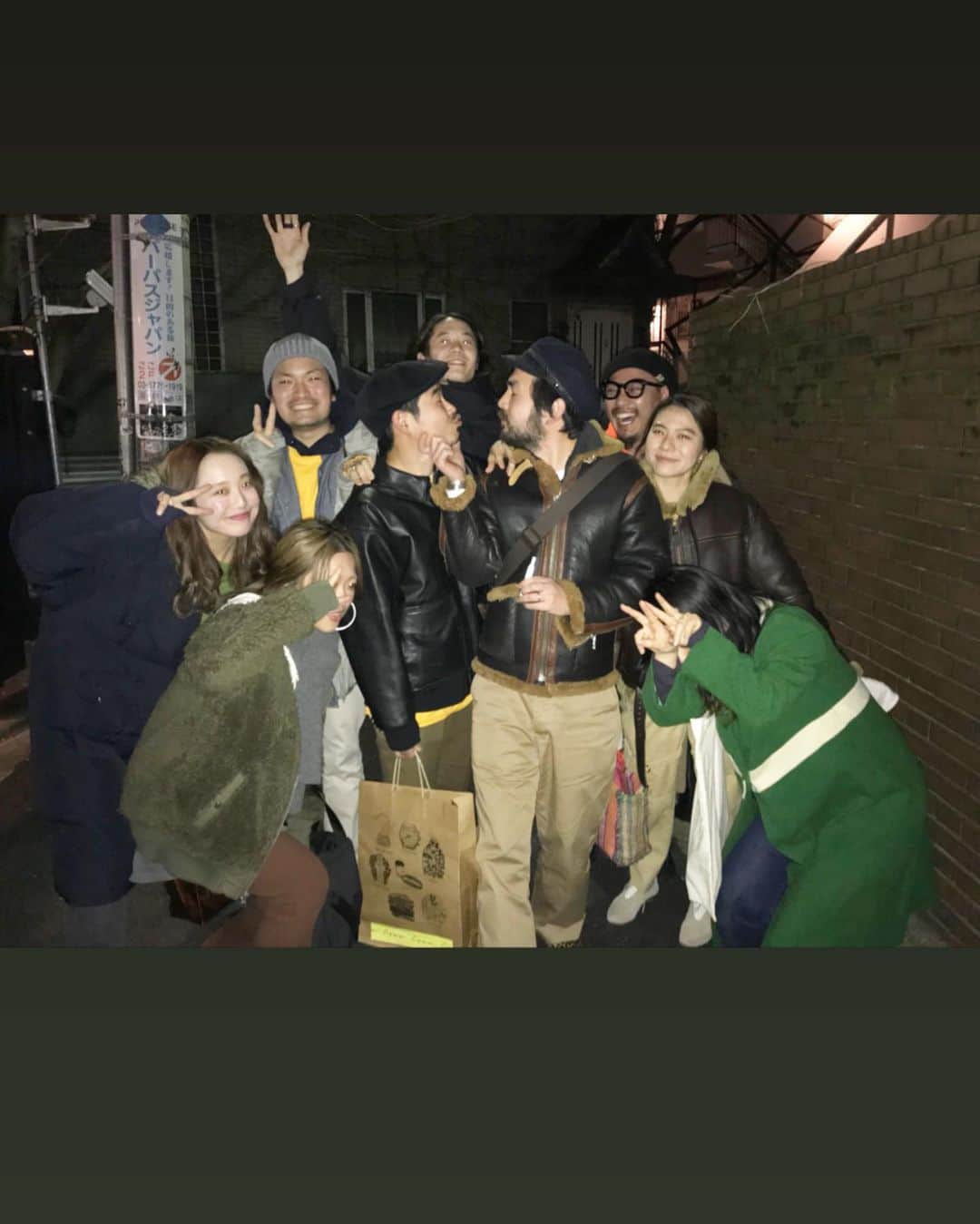 tappy1119さんのインスタグラム写真 - (tappy1119Instagram)「大阪に異動する前夜、﻿ @baseyard  #ベースヤードの人達 が 送別会をしてくれました。﻿ ﻿ お休みの方や、異動してしまった方﻿ 仕事後駆けつけてくれた方、﻿ 皆様ありがとうございます。﻿ ﻿ ﻿ @_ciaopanic_  @mystic_pr  @whoswhogallery__  @backyard_manga  大きなチームで働けたことで﻿ 得たものがたくさんです😌﻿ ﻿ ﻿ 新店舗Kastane原宿店のことをもっと﻿ 知ってもらうには﻿ ベースヤードトーキョーのことも﻿ 知ってもらうこと！﻿ ﻿ Kastaneのことだけでなく﻿ イベント、POPUPのこと。﻿ ベースヤードの人のこと。﻿ ベースヤードトーキョーをもっと知ってもらいたいと﻿ 思い発信してきました。﻿ ﻿ ファッションだけでなく﻿ 、漫画、雑貨、食べ物。﻿ イベントスペースでは新しい何かの﻿ POPUP、イベントをしています。﻿ ﻿ スタッフ自身も楽しんで働いているから﻿ 偽りなく発信したくなる﻿ そんな素敵な施設なんです。＊﻿ ﻿ ﻿ これからも﻿ もっともっとみなさんに知ってもらい﻿ ベースヤードきっかけで﻿ ライススタイルを更に楽しんでもらいたいと思います！﻿ 🌼🌼﻿ ﻿ ﻿ BIG  LOVE！！﻿」8月26日 19時12分 - tappy1119