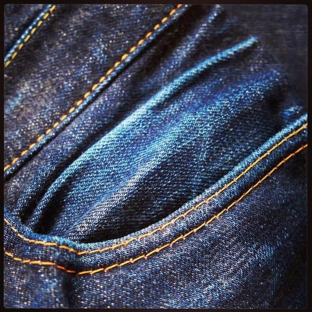 Denimioさんのインスタグラム写真 - (DenimioInstagram)「If you're into denim, follow @japanalogue_official - this fresh new project will unveil many of the mysteries behind #japanesedenim - here's a nice pic of his #momotarojeans to start this off」8月26日 19時20分 - denimio_shop