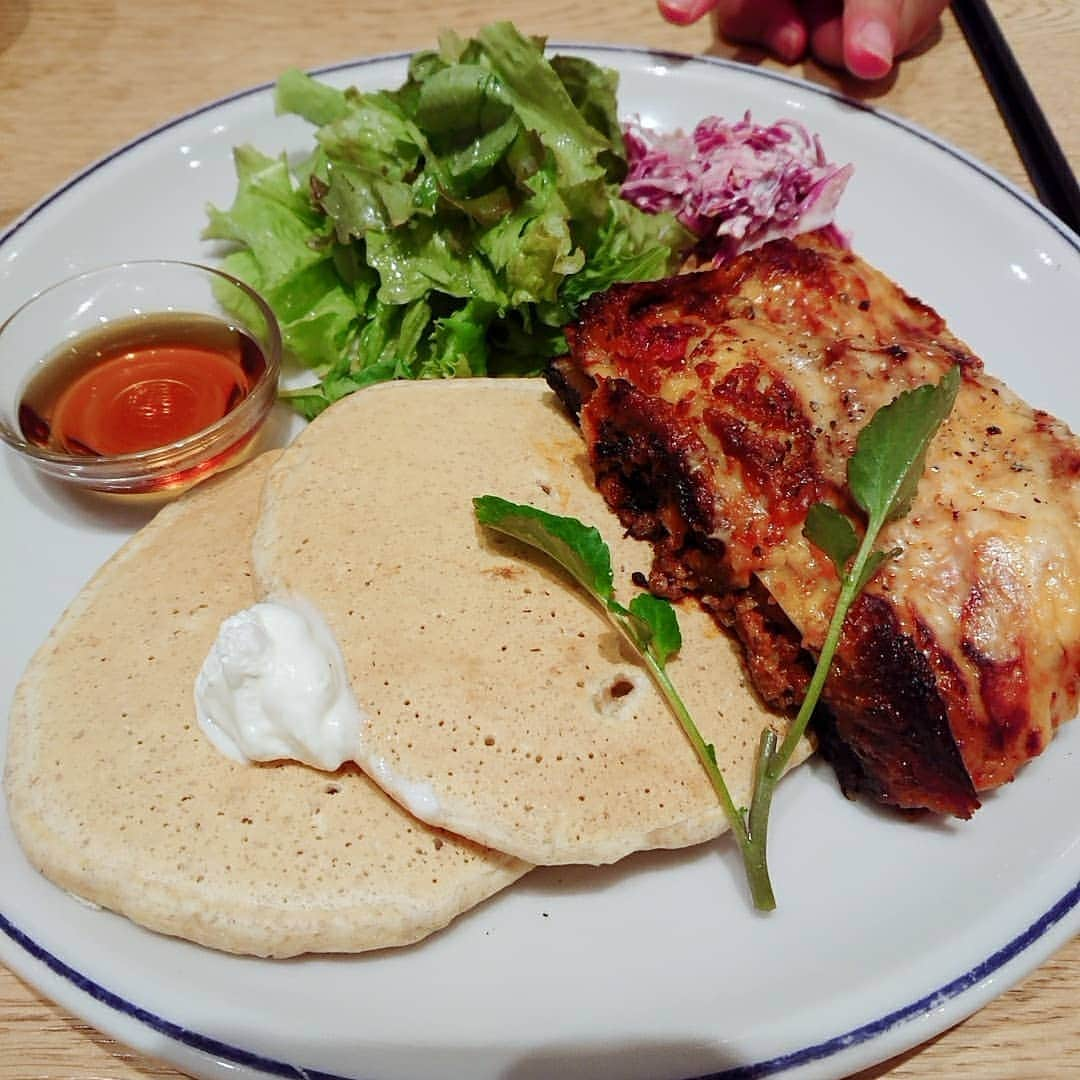 KAORUさんのインスタグラム写真 - (KAORUInstagram)「土曜日、金沢の試合後のご飯。 新幹線の時間まで少ししかなくてかっ込んで勝利(笑)  味わって食べたかった(T-T)  #Marvelouspro #金沢 #パンケーキ #KAORU #神童ミコト」8月26日 19時36分 - yukisaku_88