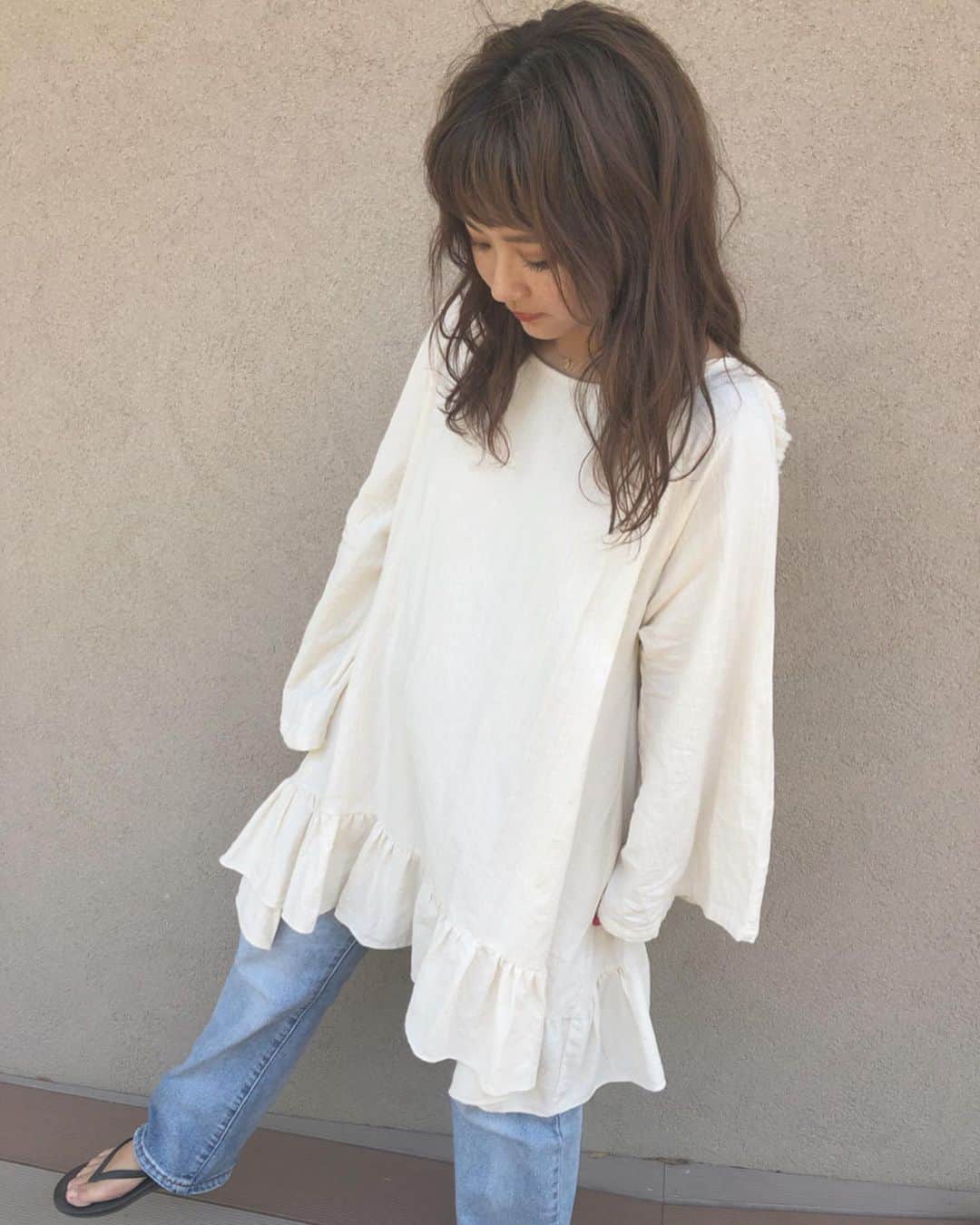Shioneさんのインスタグラム写真 - (ShioneInstagram)「Libeckaのお洋服で一番最初に作ったフリンジチュニック🌼❤︎ やはり思い入れが一番強くて(他のお洋服ももちろん大好き) ㅤㅤㅤㅤㅤㅤㅤㅤㅤㅤㅤㅤㅤ 有り難いことに再販希望を多くいただいていて、お願いしまくって本日再販できました🥺❤️ ㅤㅤㅤㅤㅤㅤㅤㅤㅤㅤㅤㅤㅤ そして早速ブラックが完売しています😭。 もう自分の好きを共有できて分かってもらえるってすごくすごく幸せなことだよね😢💗 ㅤㅤㅤㅤㅤㅤㅤㅤㅤㅤㅤㅤㅤ 購入してくださった方、ショップを見てくださった方本当にありがとうございます😭🧡🧡 ㅤㅤㅤㅤㅤㅤㅤㅤㅤㅤㅤㅤㅤ 秋物作るのも楽しみだーーー！！！🍁 ㅤㅤㅤㅤㅤㅤㅤㅤㅤㅤㅤㅤㅤ #instagram #japan  #メイク  #YouTube  #cosmetics #love #me #makeup  #fashion #メイク #コスメ  #hair #newhair #makeup #海外コスメ #libeckabyshii #Libecka #オリジナルブランド #フリンジチュニック」8月26日 19時37分 - shione__1101