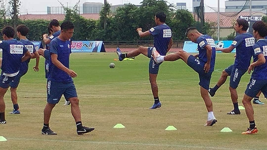 佐々木竜太さんのインスタグラム写真 - (佐々木竜太Instagram)「⚽⚽⚽ FCTIAMO枚方の試合観戦とご挨拶に🚙💨 試合は野沢さんのハットトリック等で、逆転勝利✨  野沢さん、上手すぎてちょっと引いちゃいました…  関係者のみなさん、ありがとうございました🙇  #FCTIAMO #枚方 #関西リーグ #野沢拓也 #得点王 #武田博行 #雰囲気 ◎ #岡本英也 #相変わらず怪我で募金活動してた #いばさんやまたく #お付き合い #あざした #JOGARBOLA #ジョガボーラ #鹿島 #アントラーズ #ファミリー #Family」8月26日 19時40分 - ryuta__sasaki