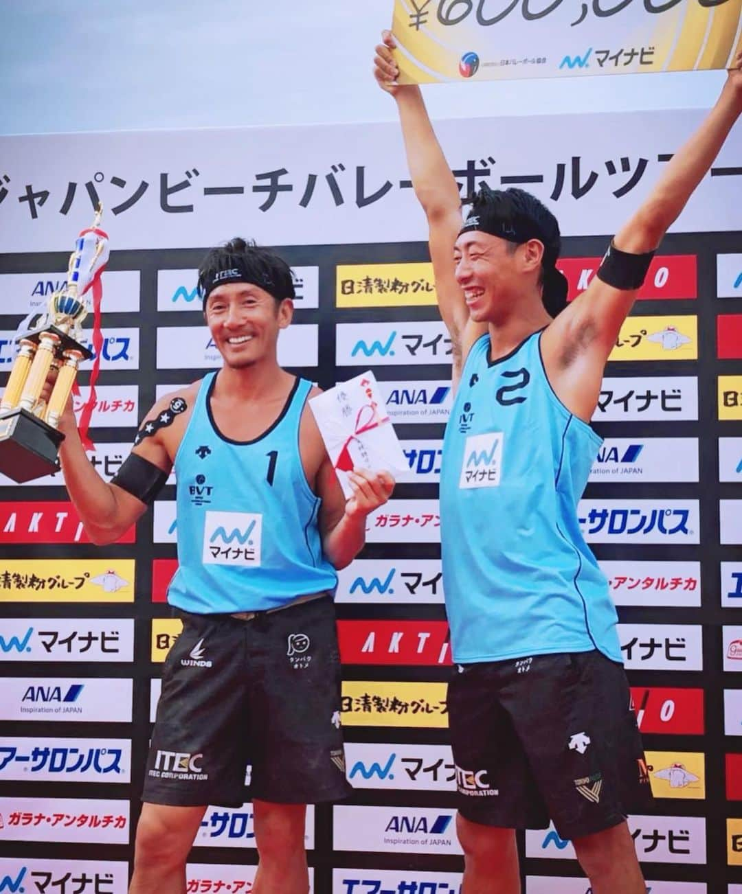 西村晃一さんのインスタグラム写真 - (西村晃一Instagram)「マイナビJAPAN BEACH VOLLEYBALL TOUR 第5戦 松山大会  優勝しました🏆  ここまで来るのに、たくさん負けて辛すぎる日々でしたが、勝てば全て報われる！ ぼくがパートナーの柴田大助とスタートした今期、 「9割辛くて1割最高にいいけどそれに耐えられるか？」と... そこから毎日毎日怒られ、良くここまで気持ちが折れずに頑張ったと思います。 ぼくもほんとに辛かったけど、パートナー、スタッフを信じて戦ってきました！ 本当の勝負はこれからです！  今はもう既に空の上で、ワールドツアーの為に、フランスに発っています✈️ 頑張ってきます👍  #japantour #japanbeachvolleyballtour  #松山 #愛媛松山 #優勝 #Champion #france #Itec #MJG #tamachanshop  #hillvalley @hillvalley_official」8月26日 11時12分 - koichi.nishimura