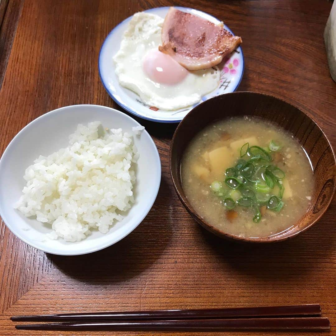 山本ゆりさんのインスタグラム写真 - (山本ゆりInstagram)「ブログを更新してます。﻿ ﻿ ◆ただ食べたものを書き連ねただけの日記 〜2019年夏編〜﻿ ◆ただ食べたものを書き連ねただけの日記〜2019ねん夏編②〜﻿ ﻿ #なんでやろ8番 #星山ホルモン #あらびきグルメイドステーキ #どんじゃが #どんスパ #めーん&めーん」8月26日 11時12分 - yamamoto0507