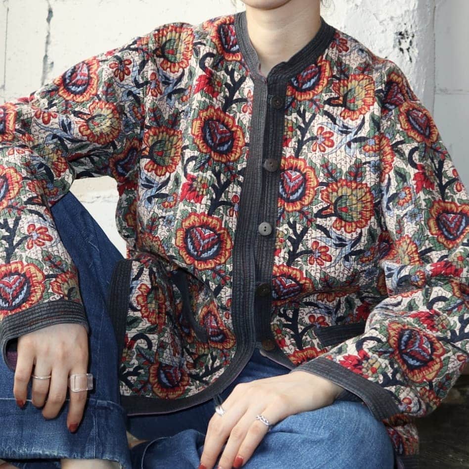 吉祥寺 古着屋 Orfeoのインスタグラム：「Reversible Quilted Jacket  #orfeo #kichijoji #tokyo #vintage #used #fashion #coordinate #outfit #オルフェオ #吉祥寺 #東京 #古着 #古着屋 #ヴィンテージ #ユーズド #ファッション #コーディネート  掲載商品のお問い合わせはメールにて承っております。コメント、DMでのお問い合わせは受け付けておりませんのでご了承ください。」