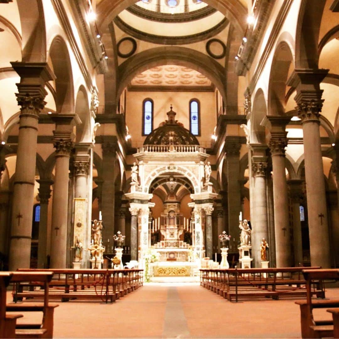のインスタグラム：「2年前に続きフィレンツェのサントスピリト教会にてコンサート⛪️ イタリアの歴史の凄さを感じさせられる威厳ある素晴らしい教会での音の響きに涙が溢れました。 #サントスピリト教会#フィレンツェ#イタリア#florence#italy#イタリア演奏旅行#演奏旅行」