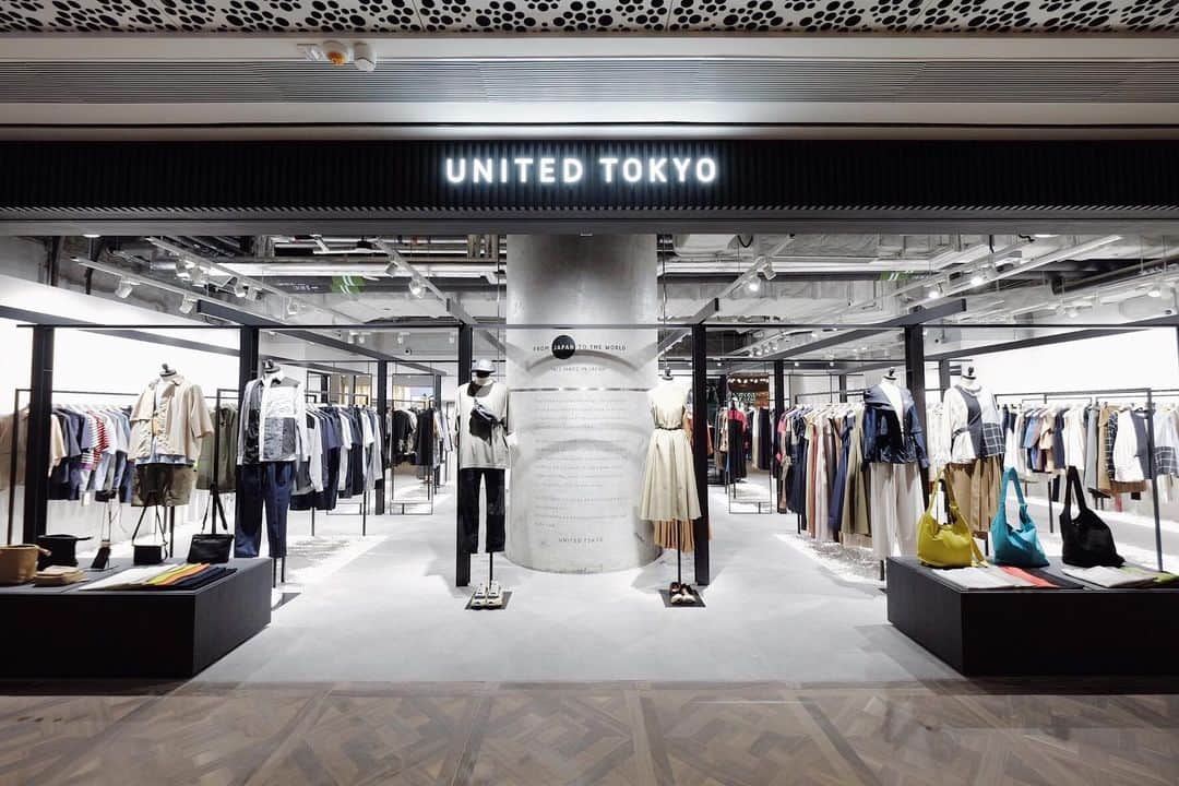 united tokyoさんのインスタグラム写真 - (united tokyoInstagram)「〈UNITED TOKYO HONG KONG K-11 MUSEA OPEN〉 ﻿ Today we’re going to open a new store located in K-11 MUSEA, that’s the second one in Hong Kong.We look forward to seeing you there.﻿ ﻿ 本日香港2号店目となるUNITED TOKYO HONG KONG K-11MUSEA店がオープン致します。﻿ 皆様のご来店心よりお待ちしております。﻿ ﻿ SHOP info.﻿ ・ADDRESS﻿ Shop No206 on Level 2 of K11 MUSEA,Victoria Dockside,18 Salisbury Road,Tsim ShaTsui,Kawloon,Hongkong﻿ ・OPEN﻿ AM10:00-PM10:00﻿ ・TEL﻿ +852-3590-4494 ﻿ #unitedtokyo #fashion #newbrand  #newshop #madeinjapan #hongkong」8月26日 12時49分 - united_tokyo