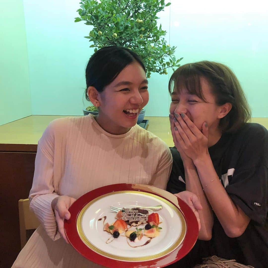 にわみきほさんのインスタグラム写真 - (にわみきほInstagram)「休日の歩行者天国❤️ この日も買い物の下見をしていて 気付いたら10000歩クリア🤩  久しぶりの銀座は楽しかったな〜 ろんちゃんファミリーが ランチに招待してくれました♡」8月26日 13時00分 - mikiho_niwa