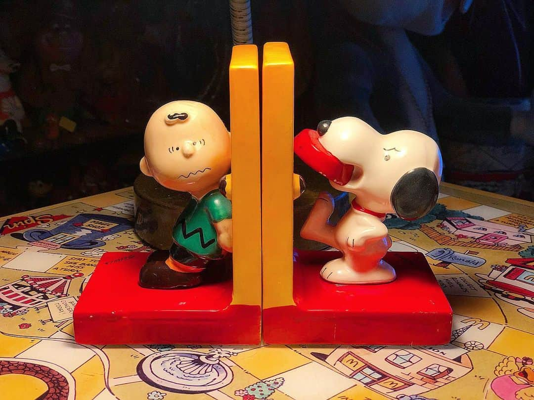 大川知英さんのインスタグラム写真 - (大川知英Instagram)「76's PEANUTS Butterfly Originals Ceramic Bookend 🚬 凄いSなSnoopyがいい👨🏽‍✈️ #peanuts#butterflyoriginals#ceramic  #bookend#charliebrown #snoopy  #sなnoopy#amecajiboys #takatsubase #アメトイ部」8月26日 13時26分 - zupposi_swamp