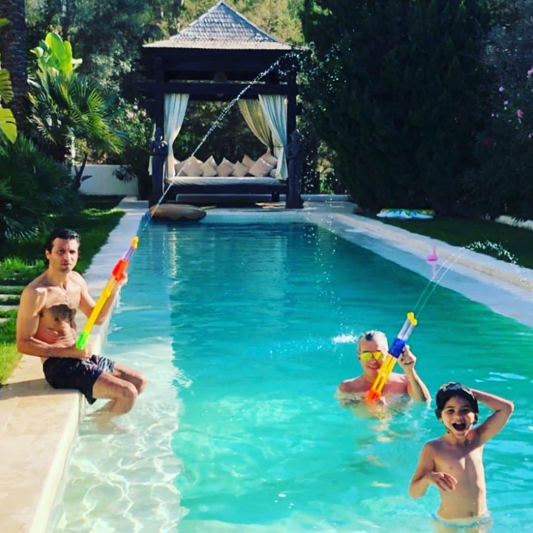 カリーヌ・ロワトフェルドのインスタグラム：「Star Wars, Ibiza2019 @romyandthebunnies @alexanderdipersia @giorgioguidotti15 @juliarestoinroitfeld @vladimirrestoinroitfeld」