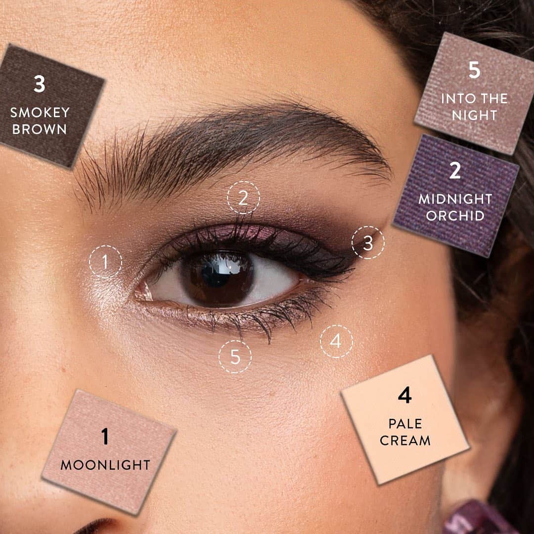 ボビイブラウンさんのインスタグラム写真 - (ボビイブラウンInstagram)「Adding a pop of purple to your smokey eye is easy when @romyglow shows us how. Swipe to see how to #wingit.  #BobbiBrown #purple #glitter #wingedliner #cateye#SummerBeauty #ShimmerEyeshadow #AllSkinTones #BeautyEssentials」8月26日 20時02分 - bobbibrown