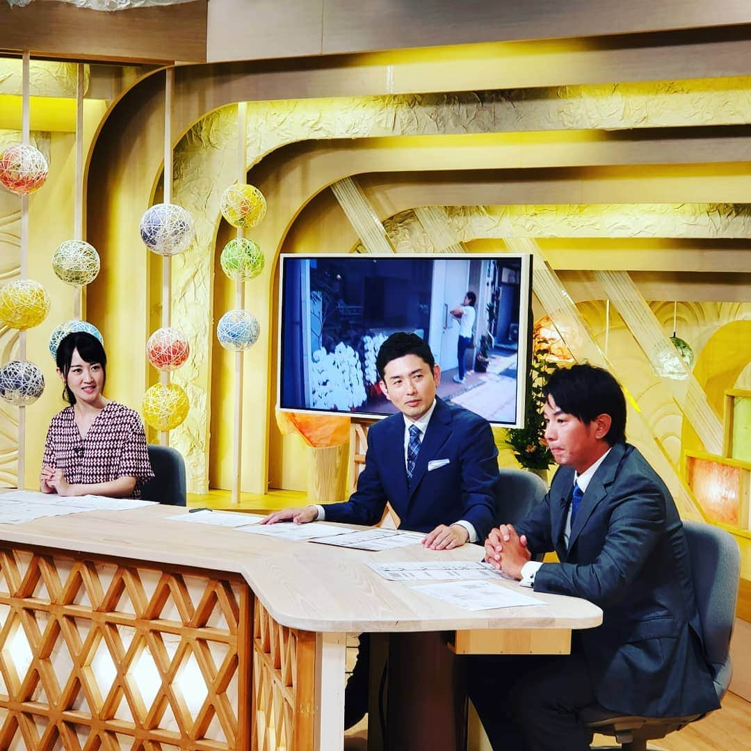 飯田嘉太さんのインスタグラム写真 - (飯田嘉太Instagram)「石川さんLive News it！ 今日から加藤アナが夏休み🏖 今井アナが③日間担当します☺  県勢第①号の東京オリンピック代表内定🇯🇵 カヌーの松下桃太郎選手おめでとうございます✨  更に今日も星稜ナインの話題をお伝えしました⚾ U-18日本代表に奥川投手＆山瀬選手が選出👍  佐々木投手＆奥川投手の黄金リレーも楽しみですが 奥川投手＆山瀬選手の星稜バッテリーの活躍に期待です🙌  そして新チームは報告会の翌日に始動💥 秋季大会もすぐに始まる中 春のセンバツに向けどんなチームになるのか注目です👀  #石川さん #livenewsit #今井友理恵 アナ #石川ミリオンスターズ #武田勝 監督 #イイダスポーツ #高校野球 #高校球児 #星稜 #星稜ナイン #奥川恭伸 投手 #大船渡 #佐々木朗希 投手 #侍ジャパン  #日本代表 #新チーム #始動 #石川テレビ #アナウンサー #announcer #飯田嘉太 #宿題 #終わりましたか？」8月26日 20時03分 - kabuto_iida