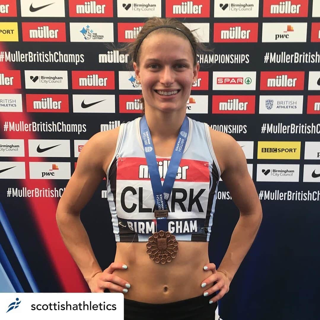 ゾーイ・クラークさんのインスタグラム写真 - (ゾーイ・クラークInstagram)「BRONZE at British Champs🥉 . . After what has definitely been my most challenging athletics year to date, I’m over the moon to make the podium at the British champs + a seasons best in the heat and starting to feel more like myself . . #mullerbritishchamps #britshchamps #britishathletics #scottishathletics #athletics #400 #trackandfield #athlete #girlswhorun #bronze #medal #podium #finallycomingtogether」8月26日 15時12分 - zoey.f.clark