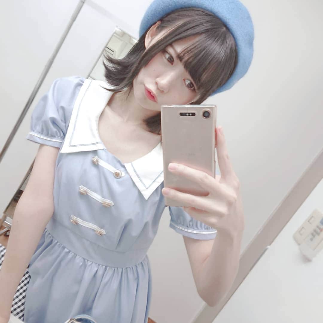 空野青空のインスタグラム：「. . どうも、うたのおねえさんです💁🎤 . ＼＼みんな〜元気〜？／／ . . . #あおねコス #歌のおねえさん #教育番組  #ベレー帽 #外ハネ #secrethoney #セーラーワンピ #セーラーワンピース #aonyan #aoneko #あおにゃん #空野青空 #初号機ボディ #幸薄顔ちゃん」