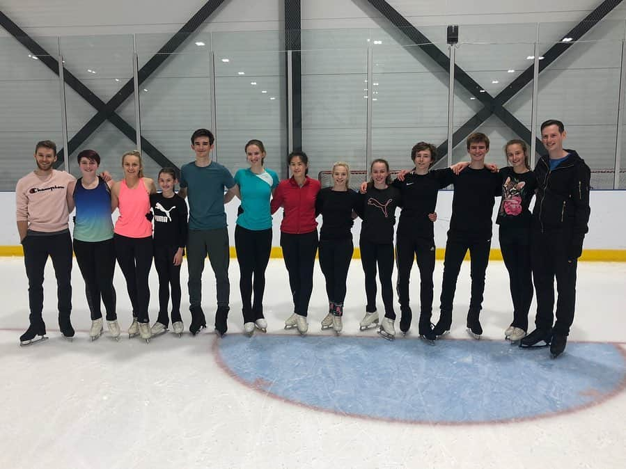 Phil Harrisのインスタグラム：「A last minute #roadtrip yesterday for a great training session with this bunch! So much energy, positively and hard work! Plus all the madness!!! 👊🏼💪🏼😅🙈 Thank you @john.wicker for inviting us to come down 👍🏼 #issontour . . . @britishiceskating @isufigureskating @internationalschoolofskating @planetice_coventry @jackson.ultima @pulsinhq #hardwork #progress #energy #positivity #coaches #coaching #athletes #iceskating #figureskating #figureskater #ice #teamwork #preparations #success #workinghard #sundayfunday #ontour #greatwork #training」