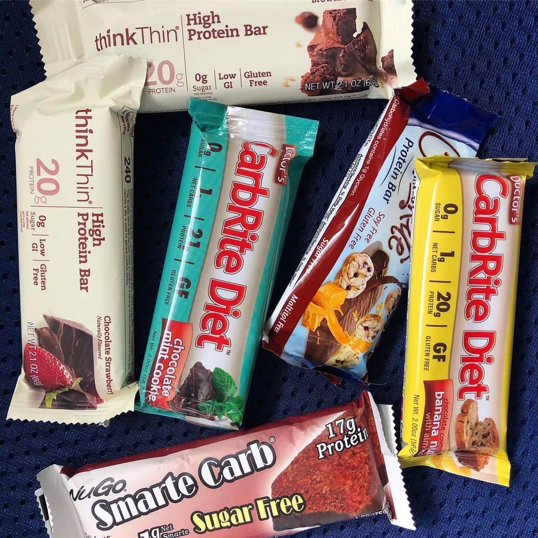 Isseki Nagaeさんのインスタグラム写真 - (Isseki NagaeInstagram)「If you feel hungry, there is a protein bar, a protein bar after surfing, and a protein bar after muscle training.  Say who you want because you always have it.  Lol  お腹が減ったらプロテインバー、サーフィンあとにもプロテインバー、筋トレあともプロテインバー。いつでも持ってるからほしい人は言って。しかも全部ノーシュガー。  #protein #proteinbar #surfinglife #muscletraining #nosugar」8月26日 16時47分 - isseki_nagae