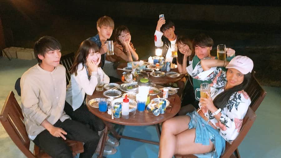 黒口那津のインスタグラム：「共同生活今振り返ればすごく楽しかったんだけど、 行ってる間は日常との違いになれるのが精一杯なぐらい大変で、、 シャワーヘッドとれてて壊れてるかと思ってホースでシャワー浴びてたり、、(とれてただけだったらしいんだけど、そもそもなぜ取れるのかわかんないから壊れたと思い込んでた😭)、いきなりシャワー水しか出なくてサバイバルすぎるからどんどん何がおきても気にならなくなってきたり、、笑 ・ 明日の予定がわからない未知感と毎日直射日光をバッチリ浴びながらのお掃除はほんとに大変だったんだよ〜 ・ でもね、今思い返したらそれ以上に楽しいことがいっぱい浮かぶから結果良かった💕💕💕 ・ こんなに感情を出すタイプじゃないと思ってたって言われるぐらい人間っぽさが今週の恋んトスでは出てるんじゃないかな〜 金曜日が待てないよーーー！！！笑 #恋んトス #恋んトスシーズン9」