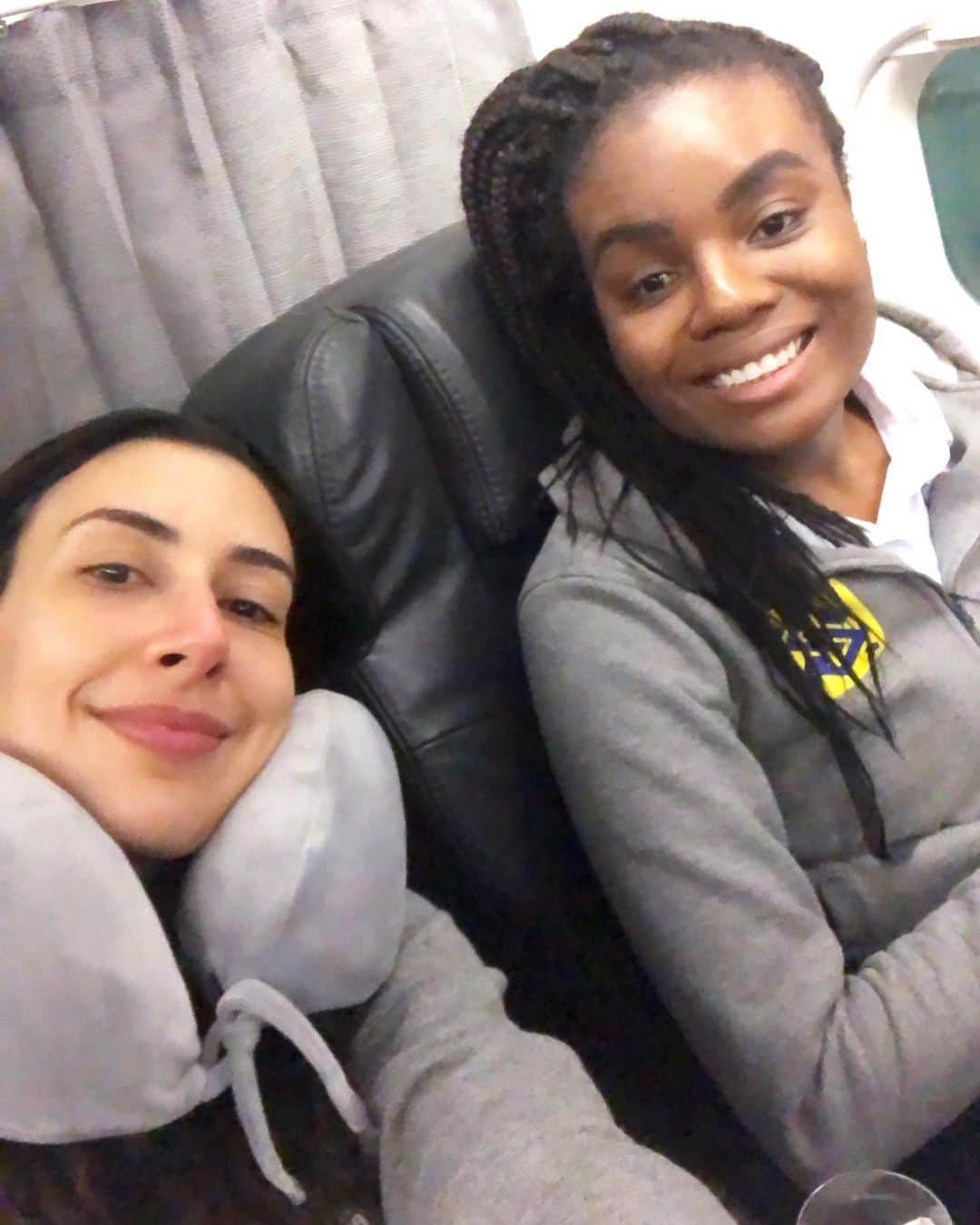 シェイラ・カストロのインスタグラム：「Primeiro torneio oficial depois de 3 anos!!! #partiuperu #sulamericano #seleçãobrasileira #voleibol」