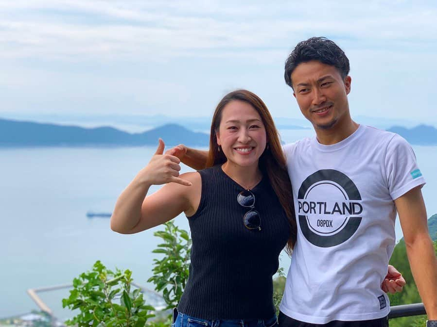 菊池沙都さんのインスタグラム写真 - (菊池沙都Instagram)「まなさや夫婦🥰💓 毎日一緒に過ごしてくれてありがとう❤️ とにかく喋って笑って食べて観光して Super充実した旅行でした。 mnbは私に触れない紳士な男😂👏✨ #素敵夫婦#優しい夫婦#大好き夫婦#美男美女  #香川旅行#高松旅行#高松大好き#香川県#うどん県  #ドライブ#美味しい物巡り#カラオケ #結婚祝い#感謝#とにかく笑った  #世界の中心で愛を叫ぶ ロケ地 #屋島#屋島山上 久しぶりにオールできそうなテンションだった🎤🎤🎤 #モー娘。最高#モー娘世代」8月26日 18時04分 - satochin30