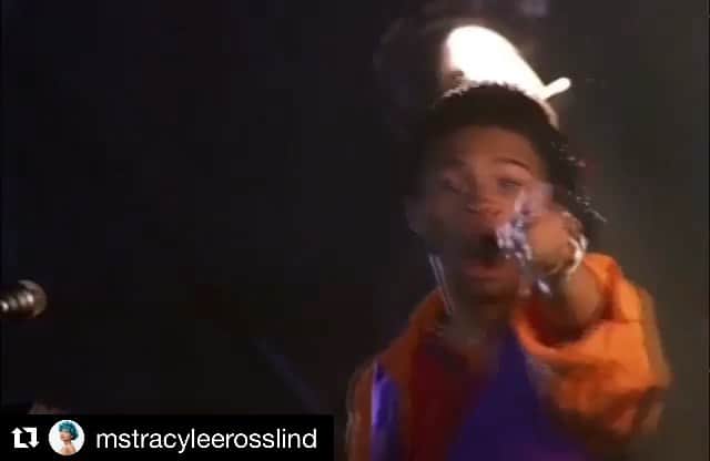 ユージン・バードのインスタグラム：「🤣 🤣 🤣 🤣 When I was a Kool Aid DJ pitchman. One of many commercials I did in South Africa for it. #flavapalooza #90s #diditfortheculture #crosscolours #reggae #dyinglaughing #Repost @mstracyleerosslind ・・・ Monday Memories #Koolaid TV commercial for USA feat. #eugenebyrd @vududaddy  Lol #TLRstyling reggae vibes. Fun fact I was strapped with wires (one was faulty) that there had to be a tech guy behind me on a stage super high above the crowd lol this is me scared lol (always was a show must go on girl) #Nineties #ninetiesmodel」