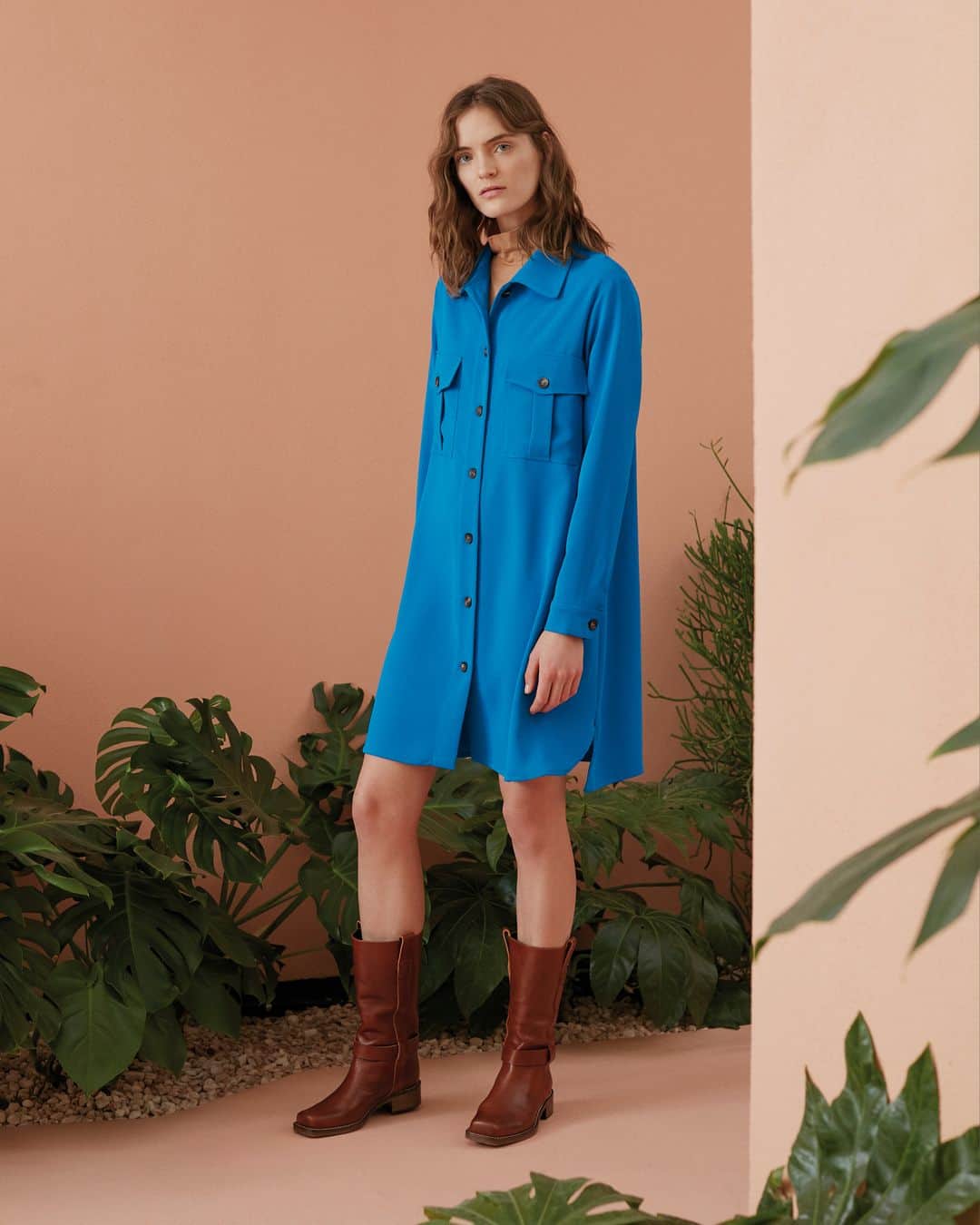 のインスタグラム：「Electric blue short dress 🍃 An outtake from new FW_19 - discover Crème Pre-Collection in boutique or online, on alysi.it 💙 . . #alysi #fw19 #fallwinter #blue #creme #precollection #newcollection #fallinlove」