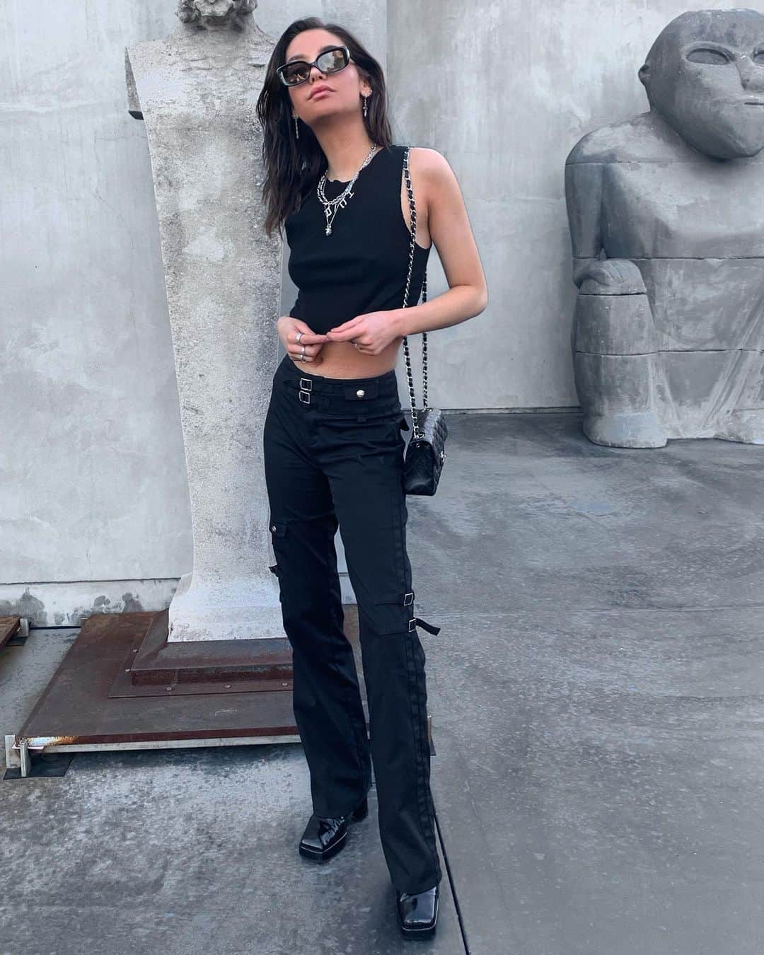 アマンダ・スティールさんのインスタグラム写真 - (アマンダ・スティールInstagram)「nothing makes me feel quite like wearing all black and silver 🖤」8月27日 3時54分 - amandasteele