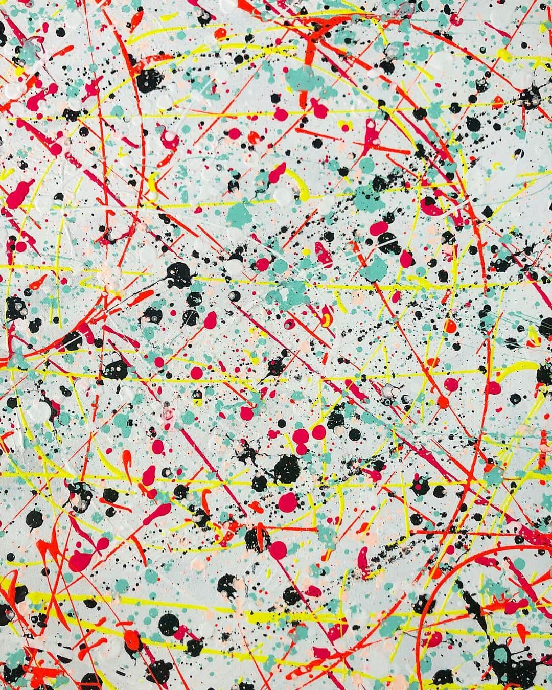 MiChiさんのインスタグラム写真 - (MiChiInstagram)「Don’t think, Just let go 💕 無になってひたすら投げつける💥 Acrylic on Canvas. #michimadness#art#contemporaryart#popart#canvas#japaneseartist#laartist#neon#workinprogress#michimadnessart」8月27日 4時13分 - michimadness