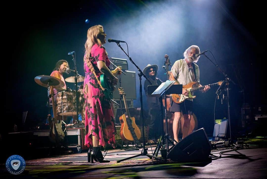 テデスキ・トラックス・バンドのインスタグラム：「Thanks @bobweir for a real good time! Another year, another few nights inspiring collaboration and beautiful music at @locknfestival. Photos by @stuartlevinephotography.」
