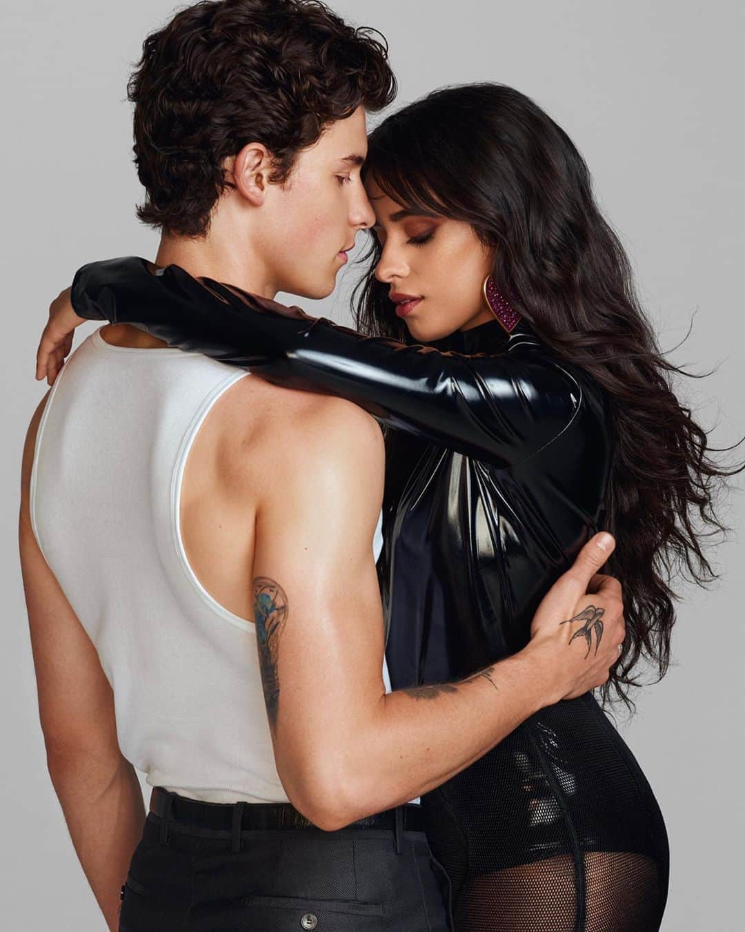 ジャスティン・キャンベルのインスタグラム：「Still my favorite shoot from 2019. @shawnmendes @camila_cabello @vmagazine 🔥🔥🔥」