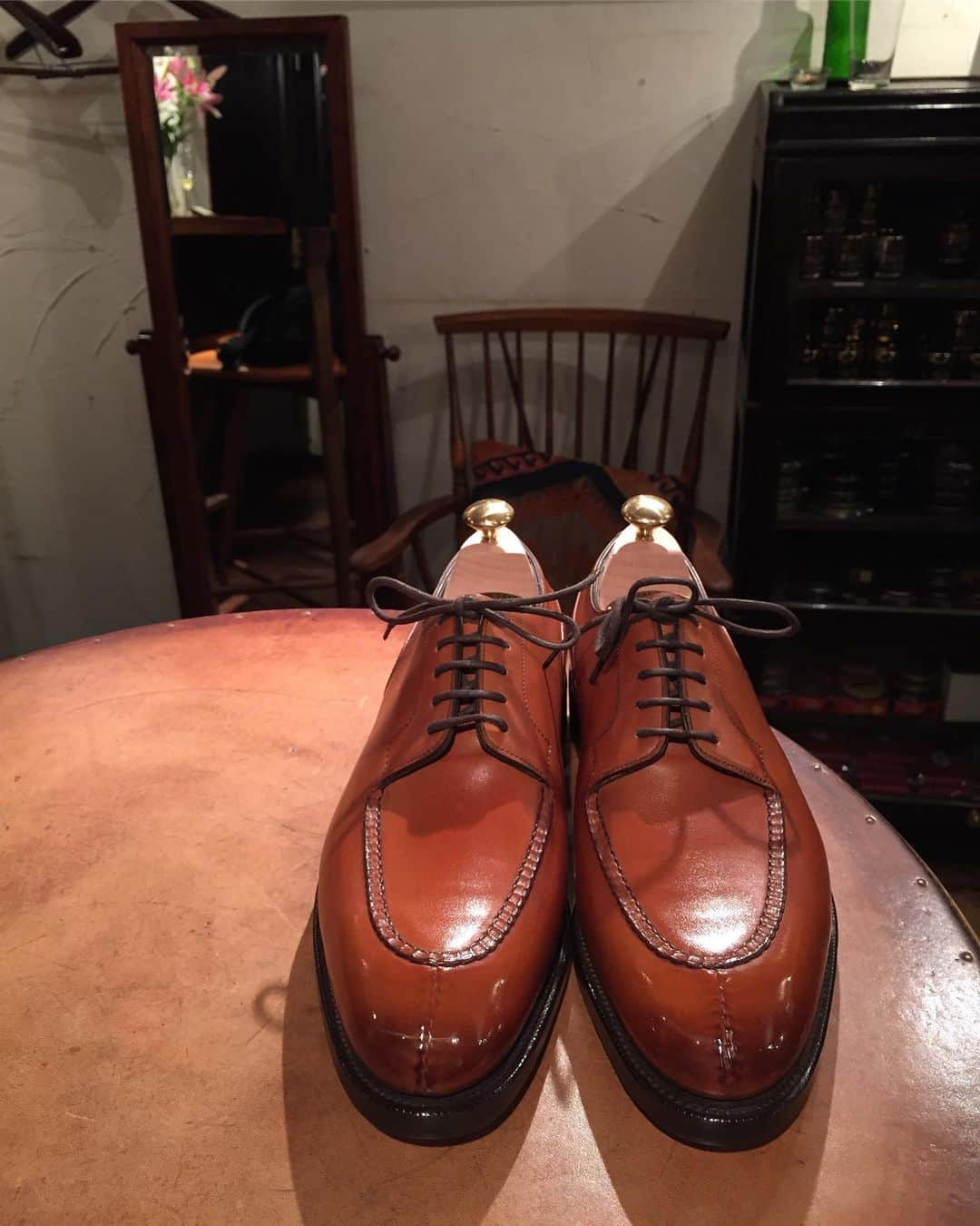 Yuya Hasegawaさんのインスタグラム写真 - (Yuya HasegawaInstagram)「Edward Green/Dover. Shoe circle in Brift H. #edwardgreen #dover #shoecircle #jmweston #magnanni #brifth #shoeshine #長谷川半端ないって #嶋香半端ないって」8月26日 20時18分 - yuya.hasegawa.brift.h