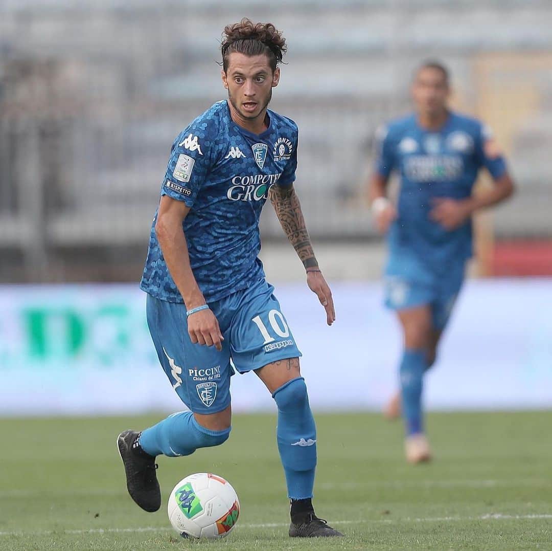 のインスタグラム：「Avanti tutta 💪🏻💪🏻🔵⚪️ #EMPJVS #empoli #10」