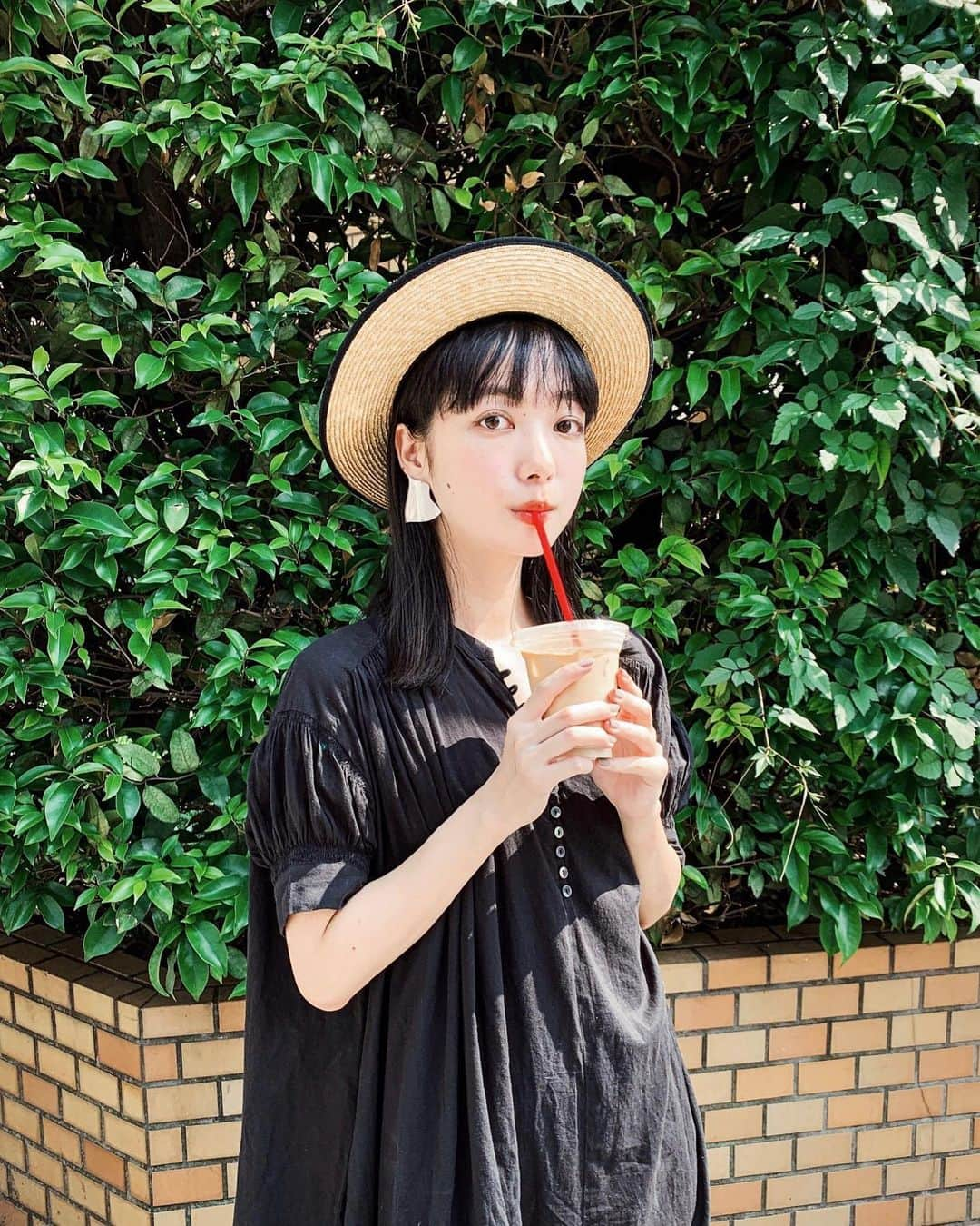 武居詩織さんのインスタグラム写真 - (武居詩織Instagram)「ちゅーっと休憩、ミルクコーヒー🥤 夏はワンピースが多くなりがち。可愛くて楽ちん。」8月26日 20時21分 - shioritakesue