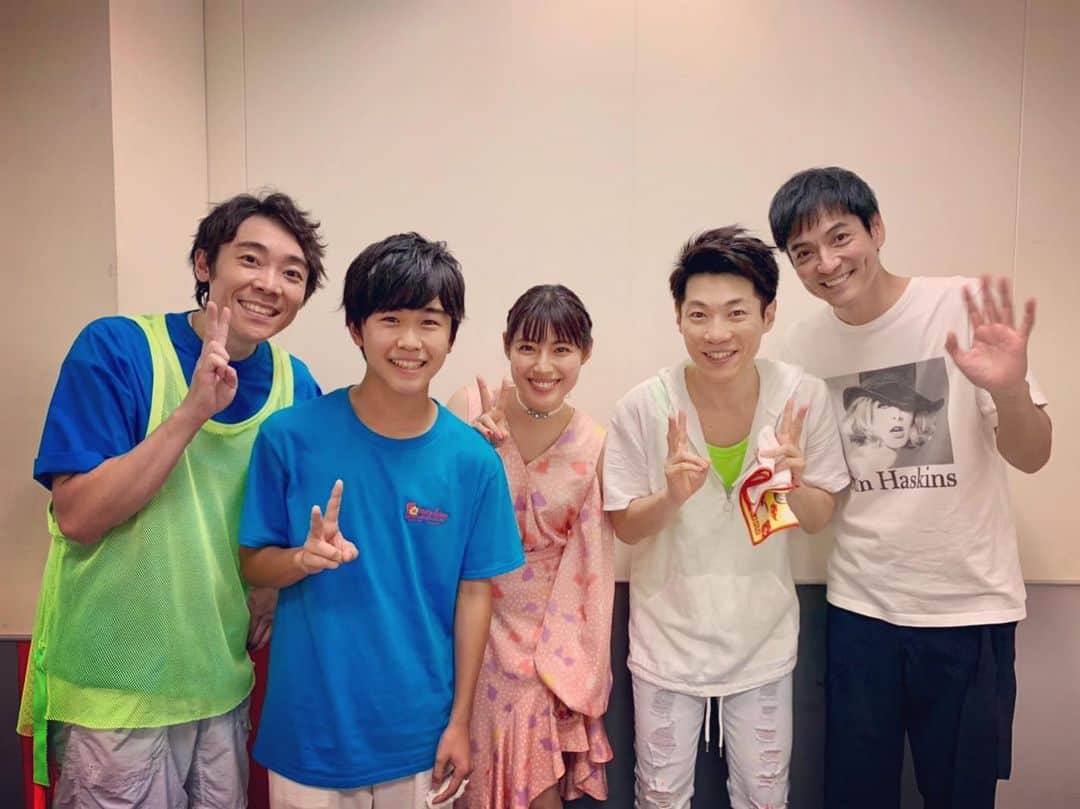瀧本美織のインスタグラム：「なんと〜、我らが沢村さんも観にきてくださいました😆✨ #familylive2019#沢村一樹 さん #横山だいすけ さん #小林よしひさ さん #鈴木福 くん #刑事ゼロ」