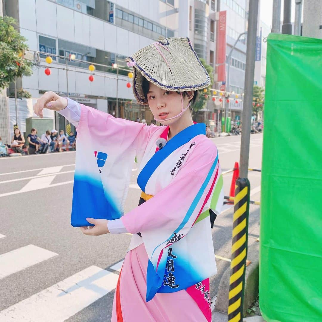 光永さんのインスタグラム写真 - (光永Instagram)「夏の思い出◎ 南越谷の阿波踊りで人生初の踊り、楽し過ぎ祭りでした。 叡明高校の皆さんありがとうございました👘 . 昨年に続き、今年も生中継特番&ネギッシュのロケ。 今年はたくさん声をかけていただいて、少しは埼玉に根付いてきたのかなぁと実感。 番組、長くやれたらなと心底思います、ヤットサーヤットヤット！ . . #南越谷阿波踊り  #阿波踊り #女踊り #ネギッシュ #越谷  #叡明高校 #叡明連  #顔の肉多過ぎて紐くい込みまくり後いきまくりでした」8月26日 20時40分 - hinata_official__