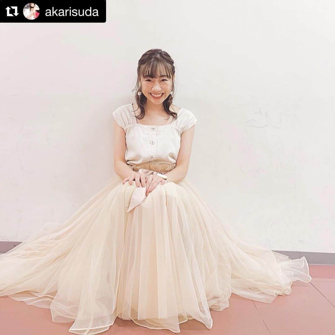 柏木作夢さんのインスタグラム写真 - (柏木作夢Instagram)「🙌🙌🙌🌟 ・ #Repost @akarisuda ・・・ 8月17日(土) コーディネート好きだった^^ 腕のアクセサリー、どうしても時計に見えてしまう(笑)  #あさパラ #コーディネート #須田亜香里 #ske48 #coordinate #fashion #styling #idol #outfit #skirt #beige #onetone #l4l #f4f」8月26日 20時50分 - samukashiwagi