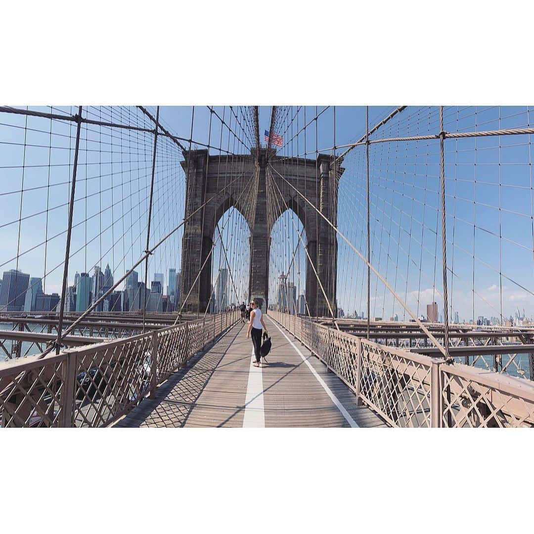 イモージェン・ケアンズさんのインスタグラム写真 - (イモージェン・ケアンズInstagram)「🗽🇺🇸🍎 #newyork #brooklynbridge #1hotelbrooklynbridge #brooklyn #statueofliberty #bigapple」8月26日 20時50分 - imogencairns