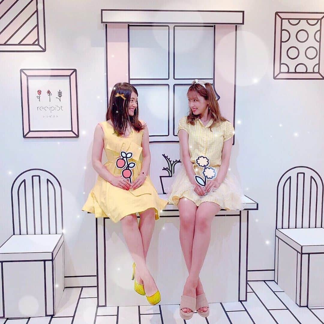 今吉めぐみさんのインスタグラム写真 - (今吉めぐみInstagram)「今、山手線のJR渋谷駅のホーム内に﻿ かぁわいいいいぃスポットあるよ🌷﻿ ﻿ #recipist の夏限定のポップアップ✨﻿ ﻿ 商品のお試しできるよ❤️﻿ ﻿ 土屋太鳳さん＆横浜流星さんサイン展示﻿ もありました🤗﻿ ﻿ ﻿ 駅の中にこんな可愛い場所あるなんて❤️﻿ 夏が終わる前に行かねば！！！👍﻿ ﻿ ﻿ ﻿ 「 #レシピストの花屋さん 」﻿ 東京都渋谷区道玄坂1-1-1 ﻿ JR渋谷駅　山手線外回りホーム上（1番線）﻿ ﻿ 2019年7月25日(木)～8月31日 (土) の38日間﻿ 開 催 時 間：11:00～20:00﻿ ﻿ ﻿ #レシピスト #渋谷駅 #フォトスポット #たおりゅう」8月26日 20時56分 - megu813