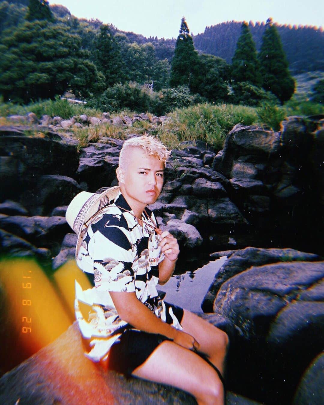 のインスタグラム：「夏っぽくて好き🌴 黒と銀どっち派？ . #0826」