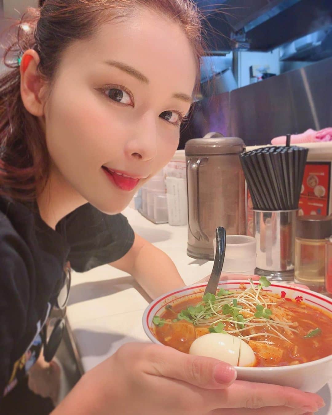 横町ももこのグルメインスタ