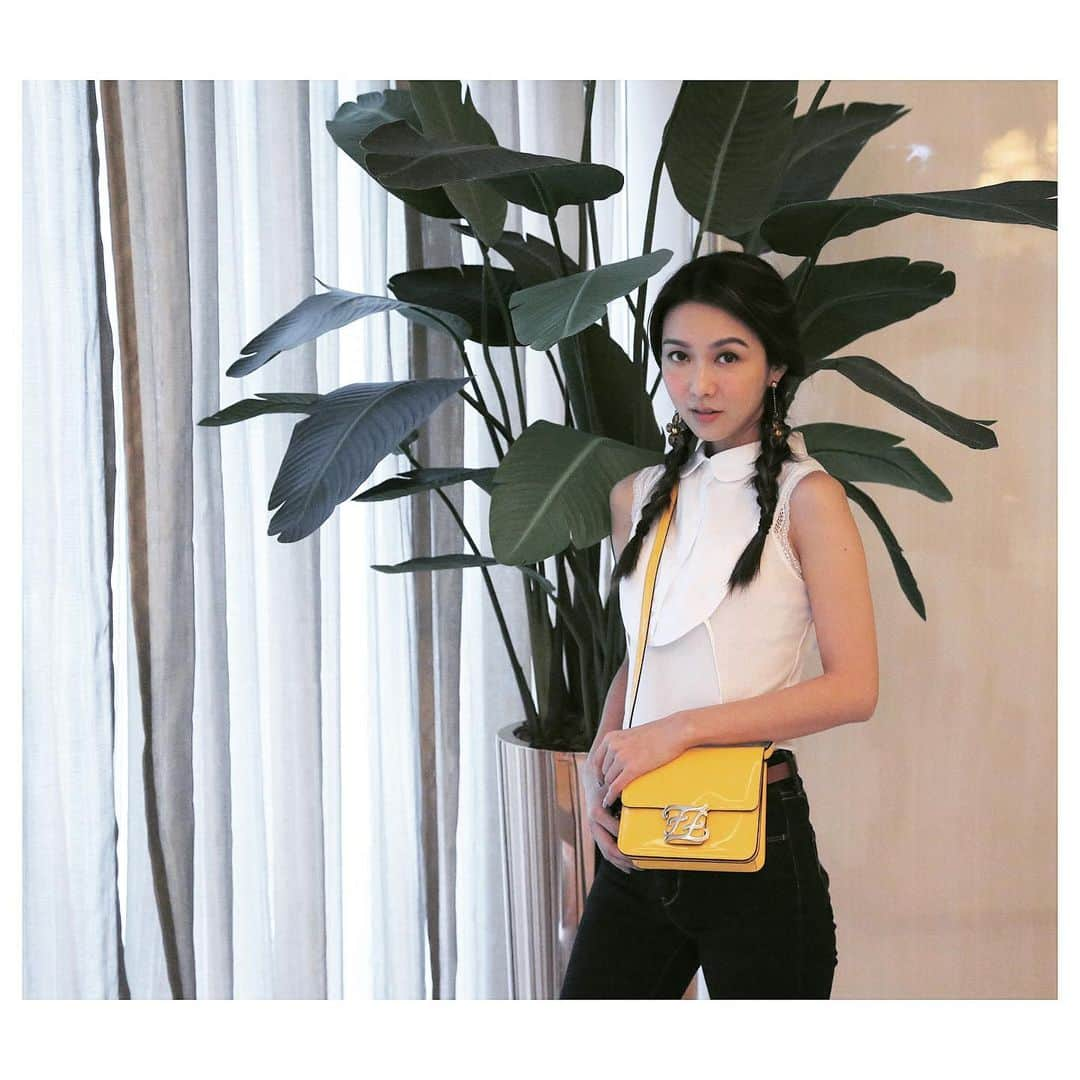 フィオナ・シットさんのインスタグラム写真 - (フィオナ・シットInstagram)「Bag : @fendi  Shades: @puyi @gentlemonster  #fionasit」8月26日 21時28分 - physit