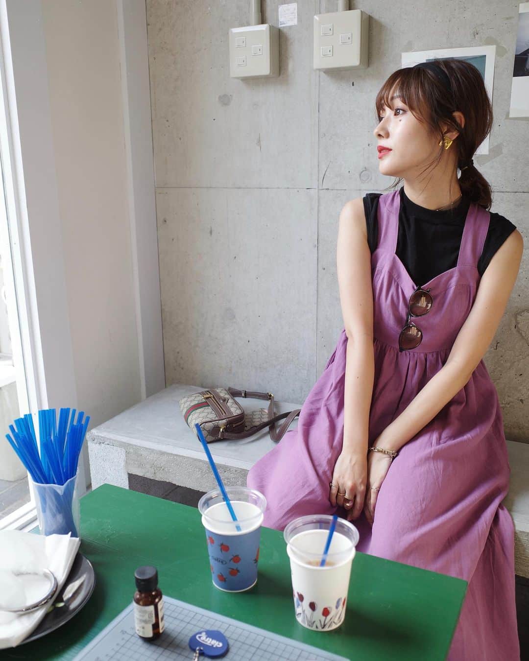 前田希美（まえのん）さんのインスタグラム写真 - (前田希美（まえのん）Instagram)「今日はカチューシャなんてして おめかししてみました。 どうかな？  #のんのコーデ #code #fashion  #onepiece #pink #bag #gucci  #のんカフェ巡り」8月26日 21時37分 - maeda_nozomi
