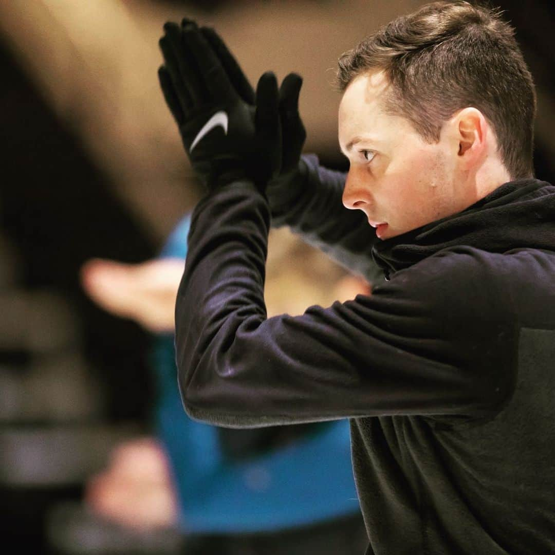 ジョーダン・モエラーのインスタグラム：「Diving into the last two weeks of the @hoticeshow! 📸 with kind permission from Steve Lee and Stageworks Worldwide Productions.  #hotice #utopian #blackpool #pleasurebeach #showlife #figureskating #feelit #feelutopian #twomoremondays」