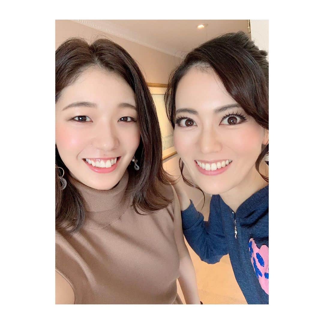 煌月爽矢のインスタグラム：「.﻿ .﻿ お部屋で会えた方々♡﻿ ﻿ ﻿ あずぴー、みあちく、ひかる✨✨✨﻿ ﻿ ﻿ ひかるとの写真、普通のカメラなのに自然光でアプリ並みに光っててインパクトあったから押し出してみました。﻿ ﻿ ﻿ ﻿ 皆一様に霧矢さんのDS大感動してた😍😍😍﻿ ﻿ ﻿ #琴音和葉 さん﻿ #昔からいつも優しくして下さる♡﻿ #都月みあ ちゃん﻿ #彼女実は同い年！見えない！なにこの美少女感！﻿ #優ひかる ちゃん﻿ #弟。あ、妹。﻿ #りなさんとあずぴーは同期♪ #私のビックリ目にビックリ」