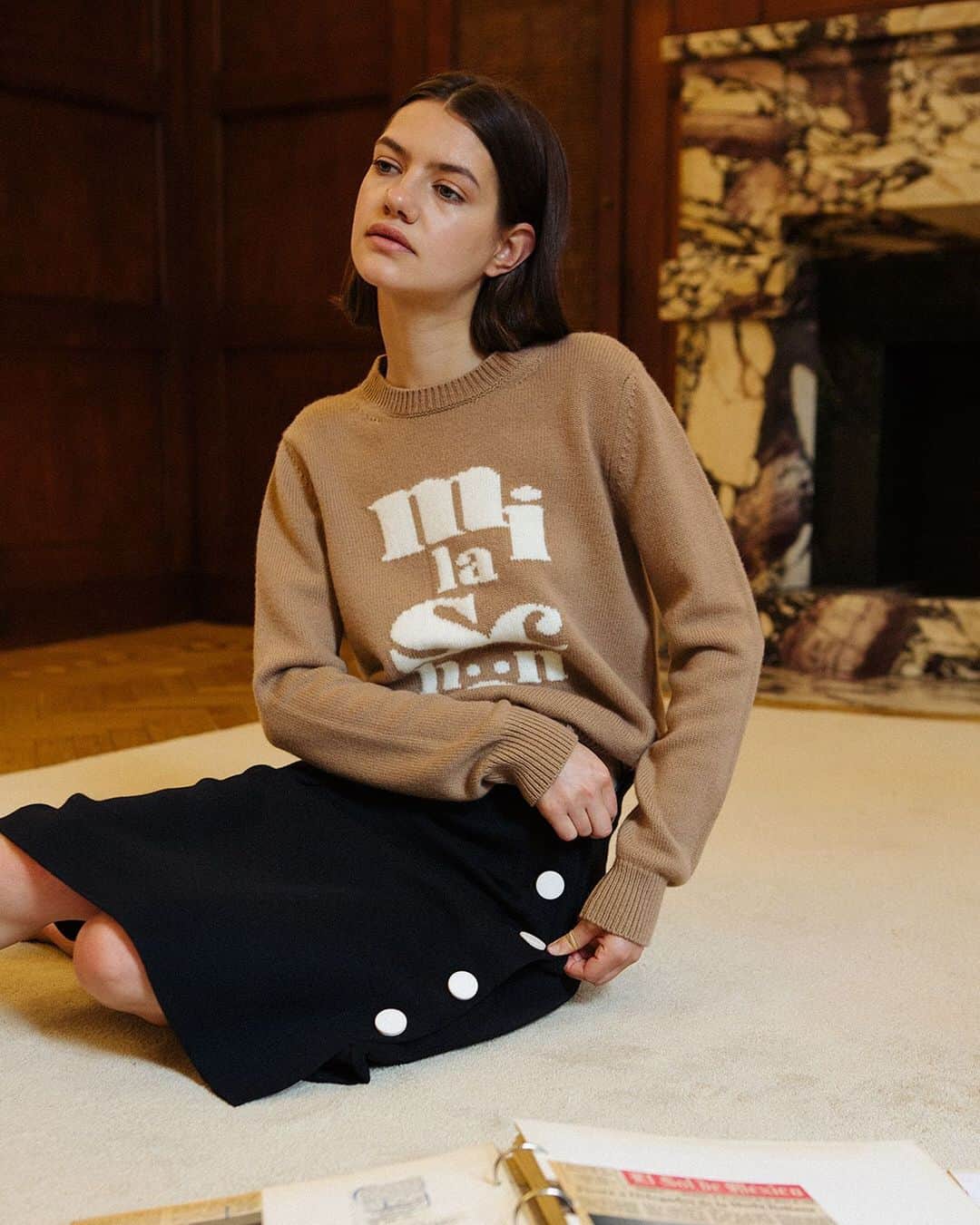 のインスタグラム：「waiting_for_a_date #milaschon #housofmila #welcomemila」