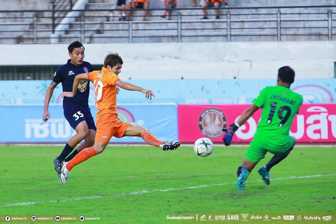 下地奨さんのインスタグラム写真 - (下地奨Instagram)「💖⚽️ #football #ss10 #udfc #udonthani #thailand #goal #for #T1 #love #life」8月26日 22時20分 - sho_shimoji
