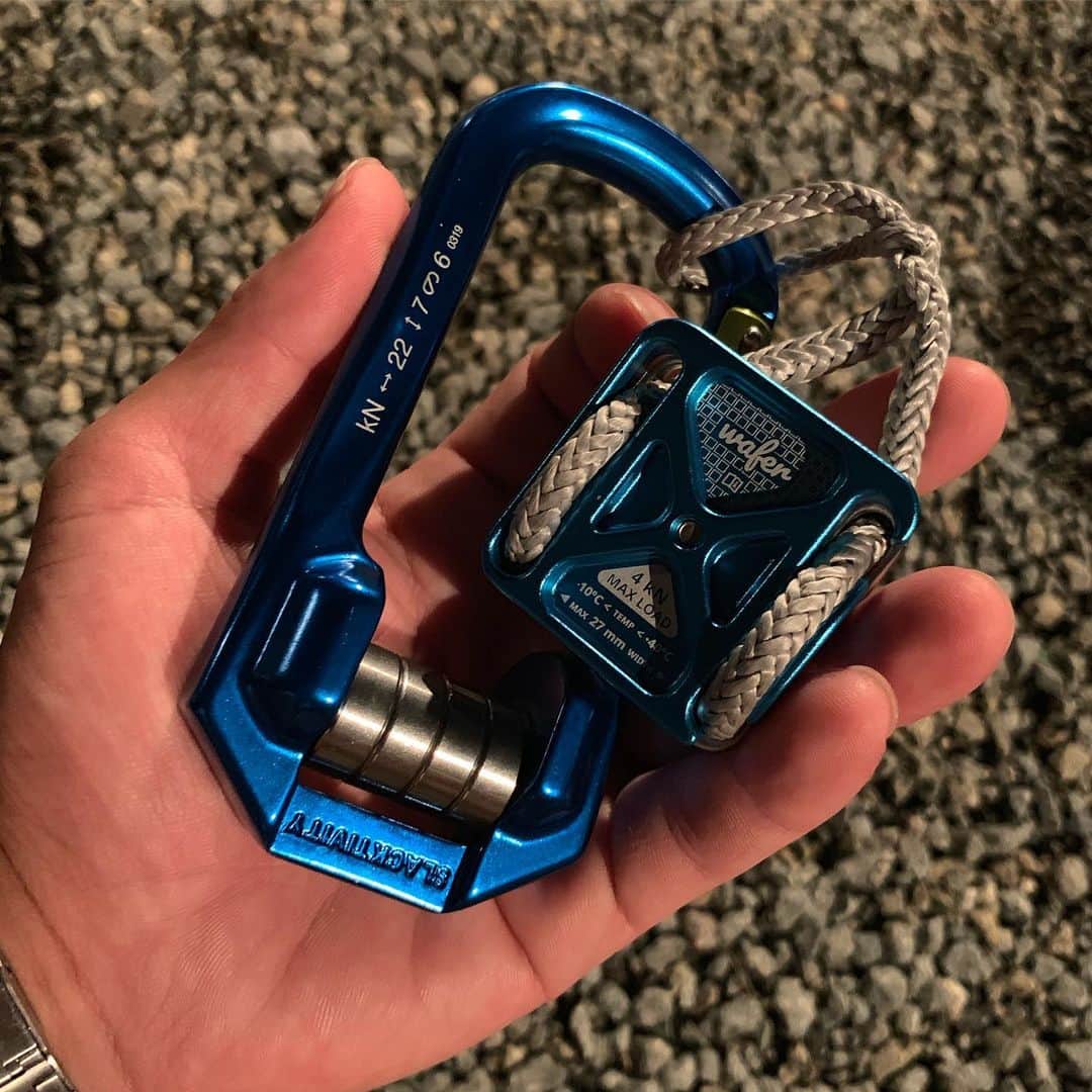 大杉徹のインスタグラム：「So Sexy😍 ハイラインのテンション二ングはこれだけで十分。スラックラインリサーチにて販売中！  #slacklife #slackline #slacklining #highline #highlining #gear #slacklineresearch #slacktivity #balancecomunity #スラックラインリサーチ #スラックティビティ #バランスコミュニティ #スラックライン #ハイライン」