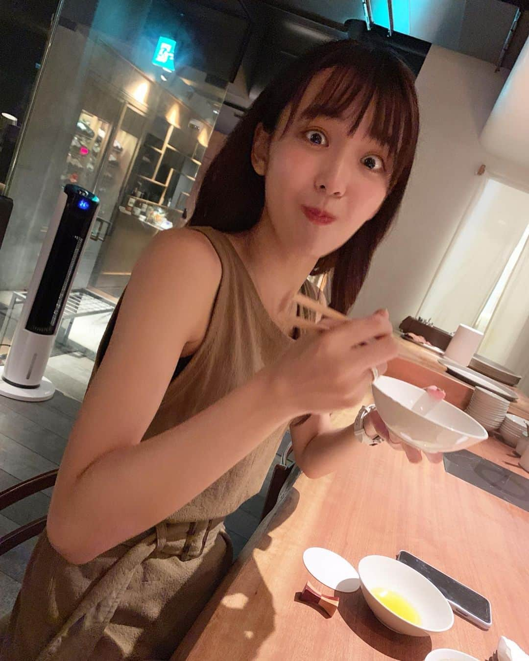 清水佐紀さんのインスタグラム写真 - (清水佐紀Instagram)「#まめな後輩 . ごはん行こうねって言い続けてきて やっっと実現できたね!!! . お肉を食べた瞬間のいい表情が撮れました🤳 #宮崎由加 ちゃん 次回のお誘いも待ってる。💓」8月26日 22時12分 - saki___shimizu