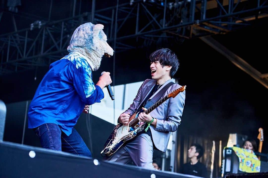 東京スカパラダイスオーケストラさんのインスタグラム写真 - (東京スカパラダイスオーケストラInstagram)「2019.08.17  Summer Sonic,Tokyo. 🐺MAN WITH A MISSION🐺 with guest.  サマソニではMAN WITH A MISSIONにゲスト参加🖐🖐ガウガウ🐺  #スカパラ #manwithamission #takuma #布袋寅泰 #zebrahead #falloutboy #tokyoskaparadiseorchestra #サマソニ #SummerSonic Photo @imdaisukesakai」8月26日 22時14分 - tokyoska_official